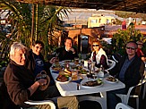 Restaurante in 'El Remo', mit: Hermann, Charly, Jochen, Conchita und Hannes