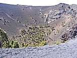 'Volcán San Antonio' (657m), brach letztes Mal zur Jahreswende 1677/78 aus, unterhalb von Fuencaliente, beeindruckender Spaziergang auf dem Kraterrand, allerdings nicht ungefährlich bei Sturm;  Aussichten in den Krater, Sicht hoch zum Mittelkamm der Insel  (=Ende der Ruta de los Volcanes), Sicht runter über den Volcán Teneguía zum Faro (Leuchtturm) an der Südspitze der Insel, Weitsicht Richtung Puerto Naos, bei klarer Luft können auch Teneriffa, Gomera und Hierro erspäht werden